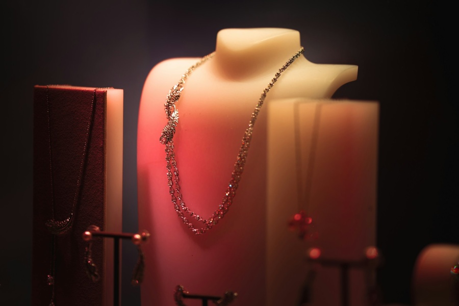 Kā notīrīt sudrabu un zeltu mājas apstākļos?