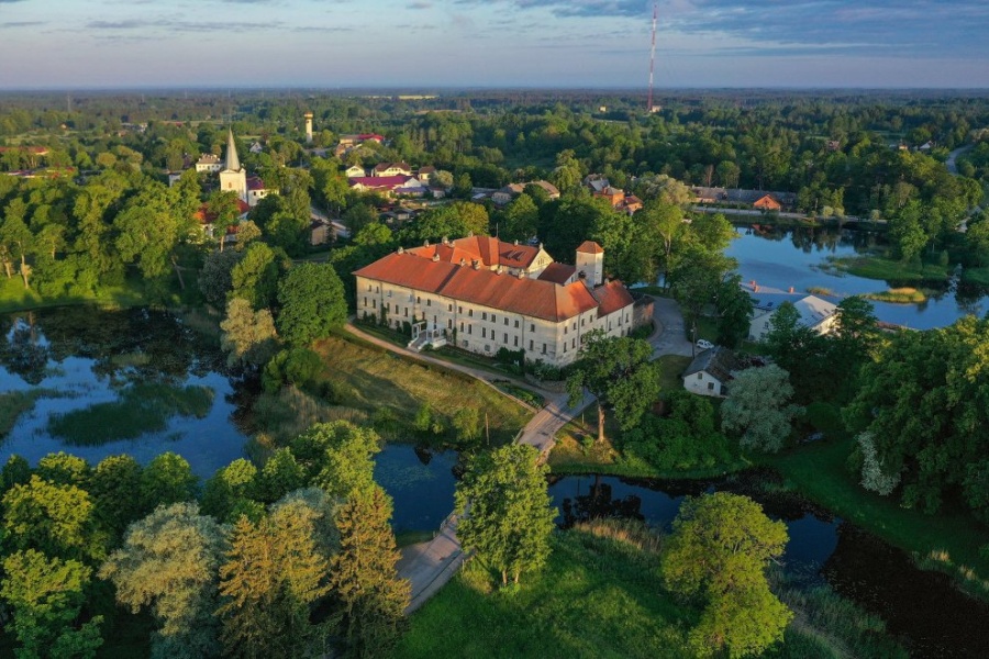 Banknote sadarbībā ar LSKA palīdz Dundagas senioriem